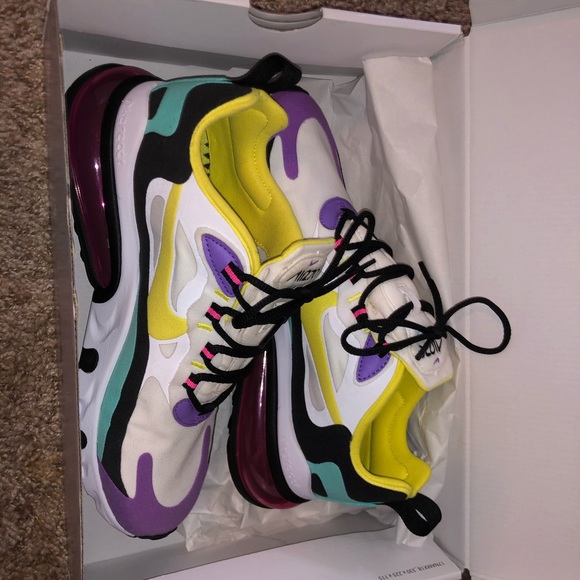 Nike Air Max 270 React Sneaker - Picture 2 of 3